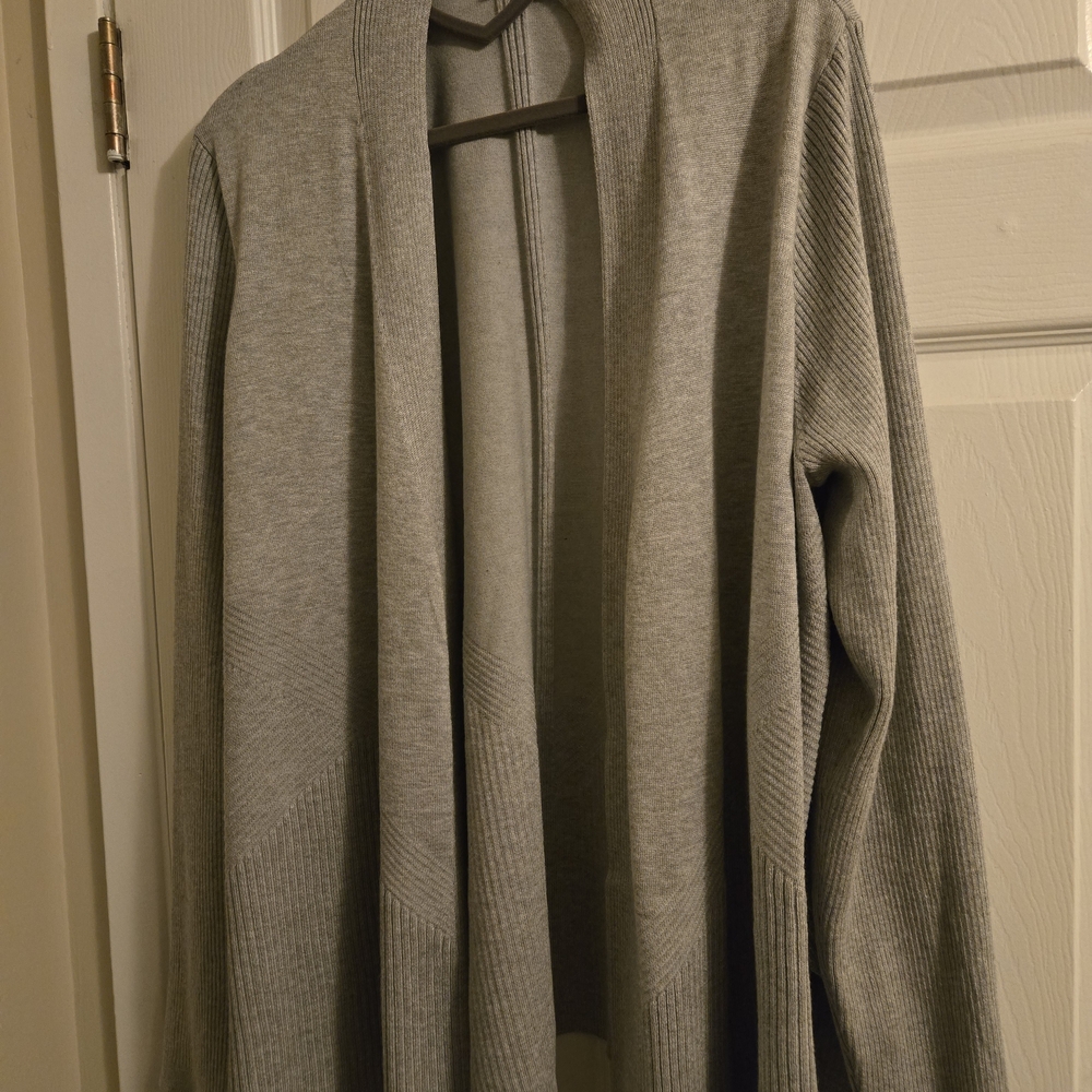 89th & Madison Gray Cardigan